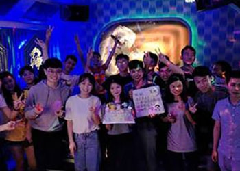 我亲爱的1812的徒儿们,今天玩得很开心,祝蚯蚓同学生日快乐,祝大家以后大家的路可以顺顺利利