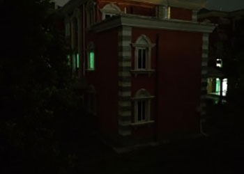 由于每周一要给专科毕业班上晚班,学校安排了校内宿舍,环境很好,前台的学生也很礼貌,感谢广州工程职业技术学院