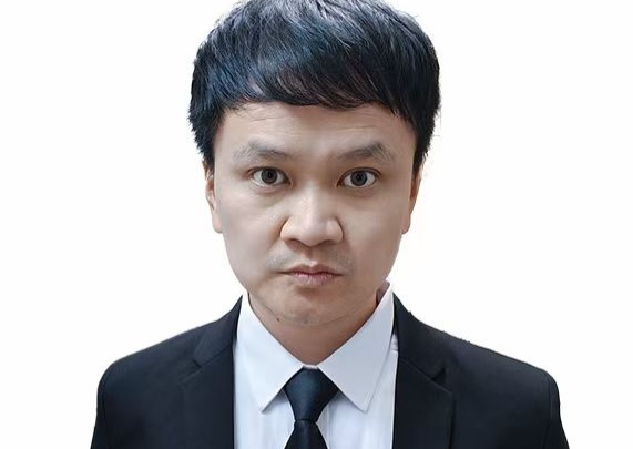 西装靓照^_^公司要求一张形象照,去外面拍很贵,自己网购服装设置自已拍